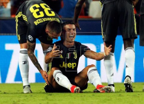 FÚTBOL LIGA CAMPEONES Cristiano Ronaldo, expulsado a la media hora en su estreno europeo con el Juventus