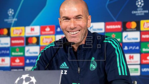 FÚTBOL LIGA CAMPEONES: REAL MADRID-PSG Zidane: `Estoy enamorado de Mbappé`