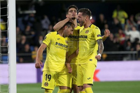 FÚTBOL LIGA EUROPA 1-3. El Valencia golpea primero y se acerca a semifinales