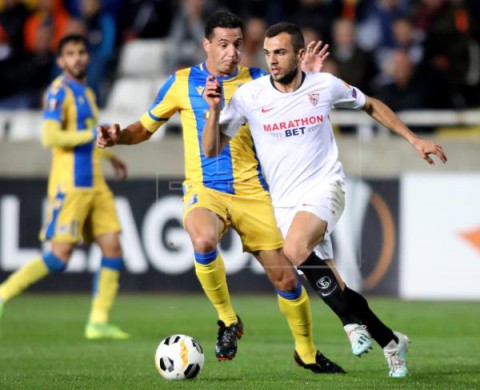 FÚTBOL LIGA EUROPA: APOEL-SEVILLA 1-0. El Sevilla pierde en Chipre y mancha su hoja de servicios