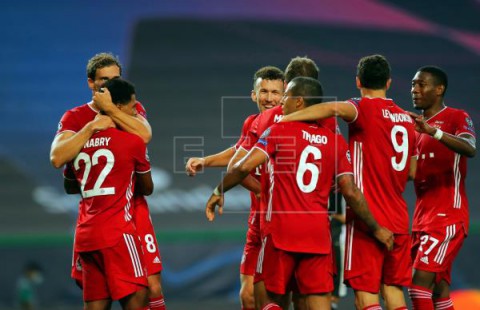 FÚTBOL LYON-BAYERN Un doblete de Gnabry acerca al Bayern a la final