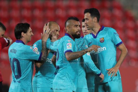 FÚTBOL MALLORCA-BARCELONA El Barça gana 0?2 al descanso con goles de Vidal y Braithwaite