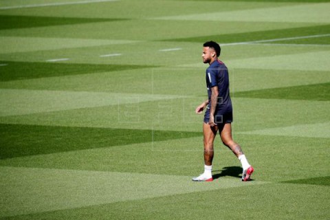 FÚTBOL NEYMAR El PSG dice que `por ahora` no hay acuerdo con el Barcelona por Neymar
