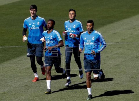 FÚTBOL REAL MADRID Benzema, Odriozola y Ramos continúan fuera del grupo