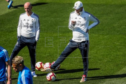FÚTBOL REAL MADRID Courtois no entrena y será baja junto a Carvajal y Vinicius