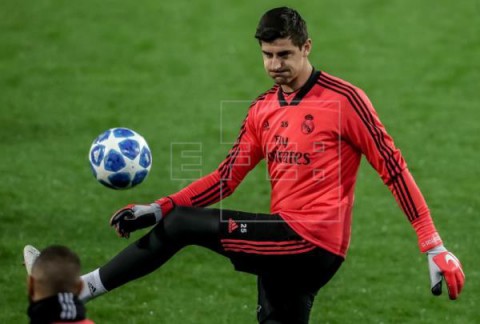 FÚTBOL REAL MADRID Courtois sufre una lesión en el músculo ilíaco