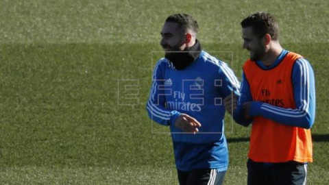 FÚTBOL REAL MADRID Dani Carvajal se ejercitó con balón en el entrenamiento del Real Madrid