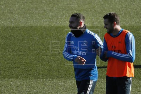 FÚTBOL REAL MADRID Dani Carvajal se ejercitó con balón en el entrenamiento del Real Madrid