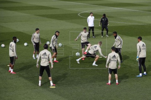 FÚTBOL REAL MADRID La plantilla del Real Madrid se rebaja sus retribuciones entre el 10 y el 20%