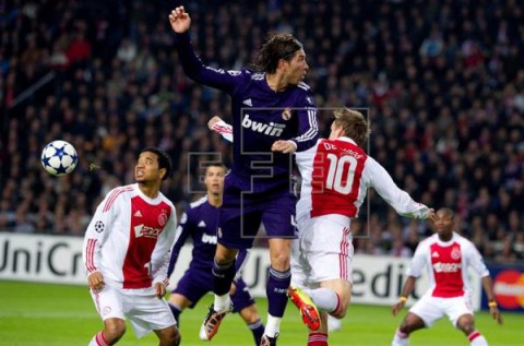 FÚTBOL REAL MADRID La UEFA sanciona con dos partidos a Ramos tras forzar amarilla ante el Ajax