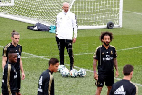 FÚTBOL REAL MADRID Marcelo comienza a probarse para el derbi