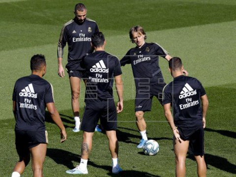 FÚTBOL REAL MADRID Modric e Isco regresan a un grupo sin el lesionado Mendy