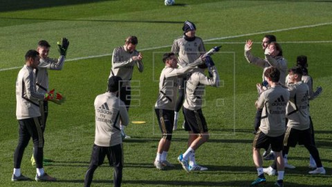 FÚTBOL REAL MADRID Ramos vuelve al grupo; Bale no pisa el césped