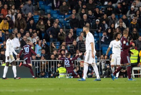 FÚTBOL REAL MADRID-CELTA 2-2. La magia de Denis tira por tierra la remontada del Real Madrid