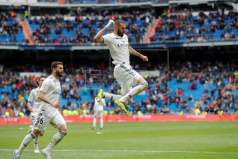 FÚTBOL REAL MADRID-EIBAR 2-1. Benzema rescata el orgullo