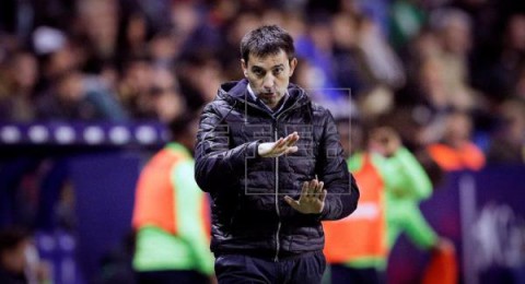 FÚTBOL REAL SOCIEDAD Los pésimos resultados llevan a la Real Sociedad a prescindir de Garitano