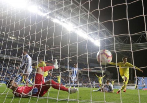 FÚTBOL REAL SOCIEDAD VILLARREAL 0-1. Gerard Moreno le da media permanencia al Villarreal