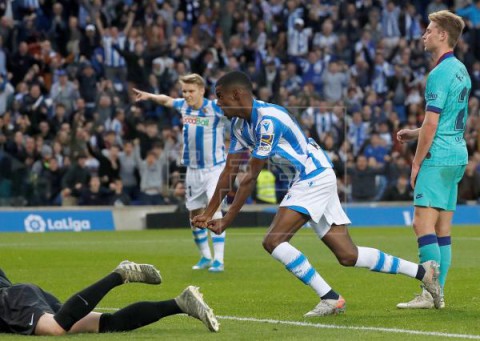 FÚTBOL REAL SOCIEDAD-BARCELONA 2-2. El Barcelona se deja dos puntos en Anoeta