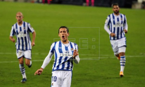 FÚTBOL REAL SOCIEDAD-HUESCA 4-1. La Real se mantiene líder con una goleada