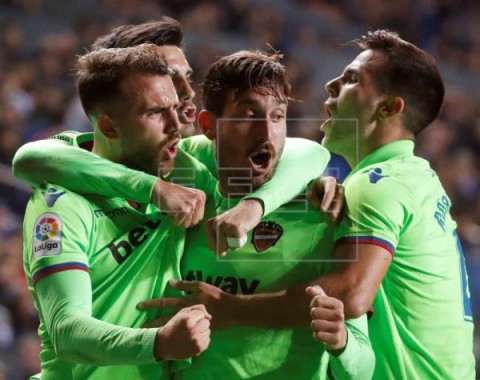 FÚTBOL REAL SOCIEDAD-LEVANTE 1-1. Borja Mayoral rescata un punto para el Levante