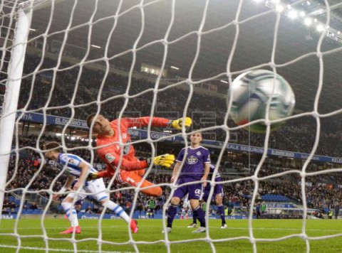 FÚTBOL REAL SOCIEDAD-VALLADOLID  1-0. La Real sufre para ganar al Valladolid y piensa ya en la semifinal de Copa