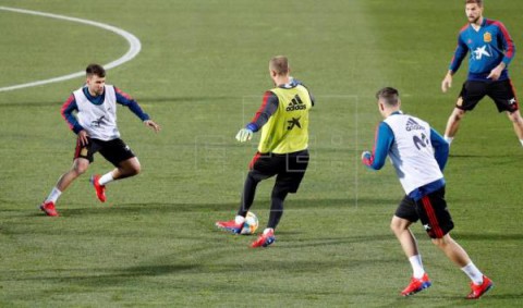 FÚTBOL SELECCIÓN Pendientes de Asensio