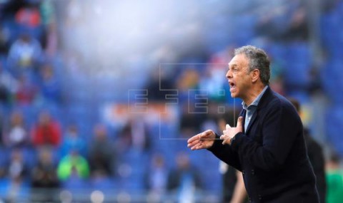 FÚTBOL SEVILLA Caparrós no será la próxima temporada entrenador del Sevilla