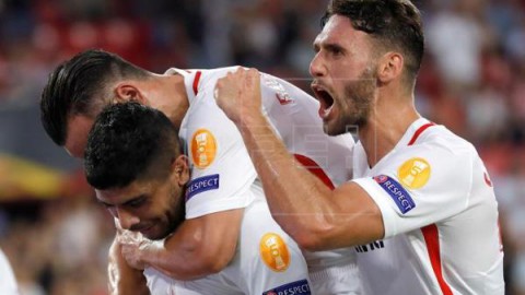 FÚTBOL SEVILLA El Sevilla ha logrado ante el Standard su mayor goleada europea como local