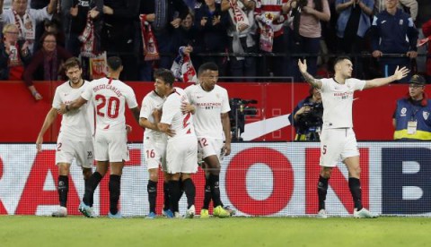FÚTBOL SEVILLA-GETAFE 2-0. Chicharito y Ocampos definen el triunfo local en una gran segunda mitad