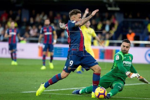 FÚTBOL VILLARREAL-LEVANTE  1-1. El Villarreal rescata un punto en el tiempo añadido