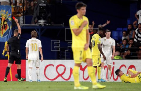 FÚTBOL VILLARREAL-REAL MADRID Bale salva un punto para el Real Madrid en la Cerámica (2-2)