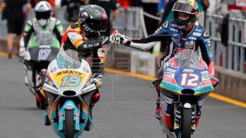 MOTOCICLISMO MOTO3  Bezzecchi vence por apenas 41 milésimas en Moto3 en el Gran Premio de Japón, Martín se cae