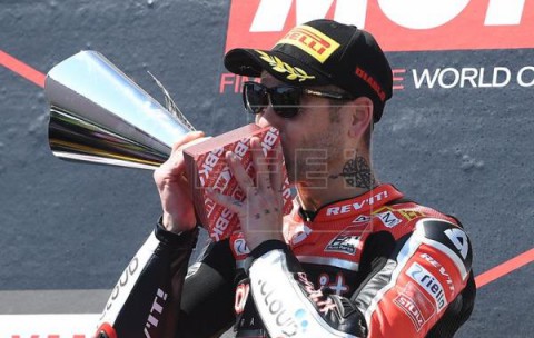 MOTOCICLISMO MUNDIAL SBK Álvaro Bautista deslumbra y también gana la carrera 2 en Phillip Island