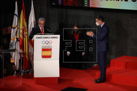 OLIMPISMO COE Pedro Sánchez se compromete a modernizar el sector deportivo de forma urgente