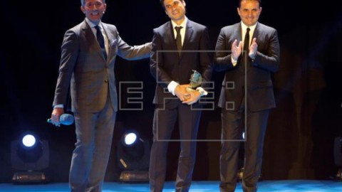 POLIDEPORTIVO GALA AEPD Ferrer, Valverde, Real Madrid y Atlético, premiados en la Gala de la AEPD