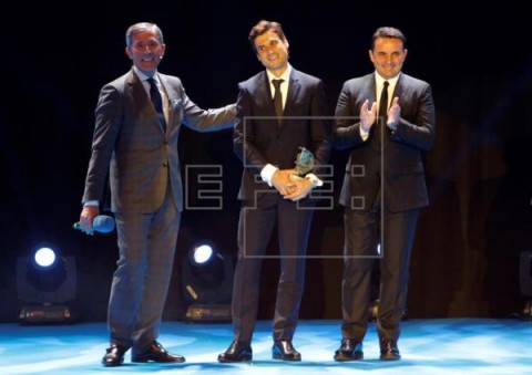 POLIDEPORTIVO GALA AEPD Ferrer, Valverde, Real Madrid y Atlético, premiados en la Gala de la AEPD