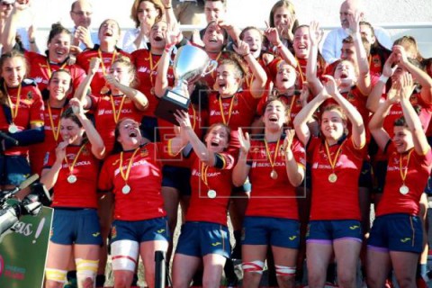 RUGBY CTO. EUROPA 54-0. Las `leonas` revalidan la corona continental con récord de asistencia