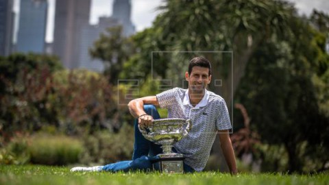 TENIS ABIERTO AUSTRALIA Djokovic asegura el número uno y acecha a Nadal y Federer