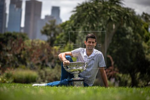 TENIS ABIERTO AUSTRALIA Djokovic asegura el número uno y acecha a Nadal y Federer