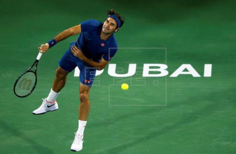 TENIS DUBAI Federer regresa con victoria a Dubai