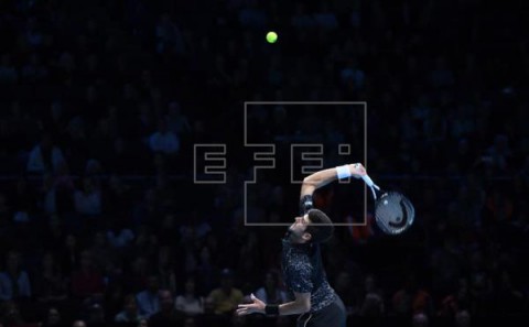 TENIS FINALES ATP La solidez de Djokovic destroza a Zverev