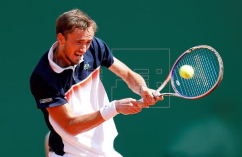 TENIS MONTECARLO Medvedev echa a Djokovic