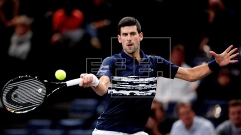 TENIS PARÍS Djokovic, de menos más, avanza a octavos de París