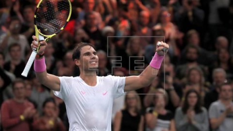 TENIS PARÍS Nadal mantiene el pulso con Djokovic, gana a Tsonga y ya está en semifinales