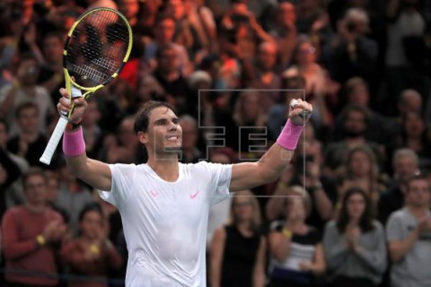TENIS PARÍS Nadal mantiene el pulso con Djokovic, gana a Tsonga y ya está en semifinales