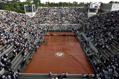 TENIS ROLAND GARROS Detienen el Nadal-Nishikori y el Federer-Wawrinka por poca luz y lluvia