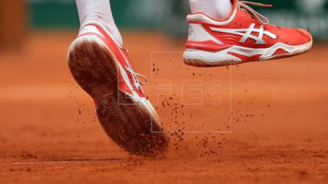 TENIS ROLAND GARROS La lluvia obliga a interrumpir la semifinal entre Djokovic y Thiem