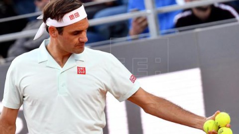 TENIS ROMA Federer se retira del Masters de Roma por lesión en la pierna derecha